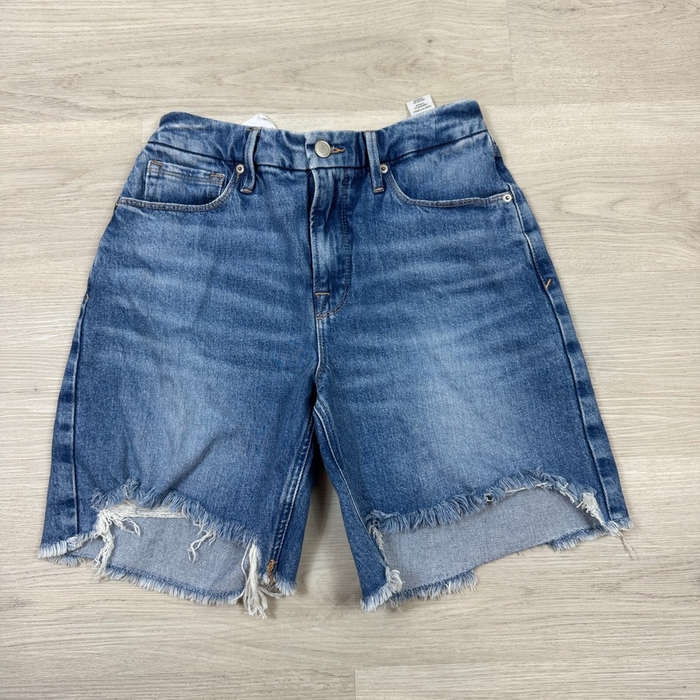 Good American 90s Icon Bermuda Jean Cutoff Short Womens 2 Medium Wash